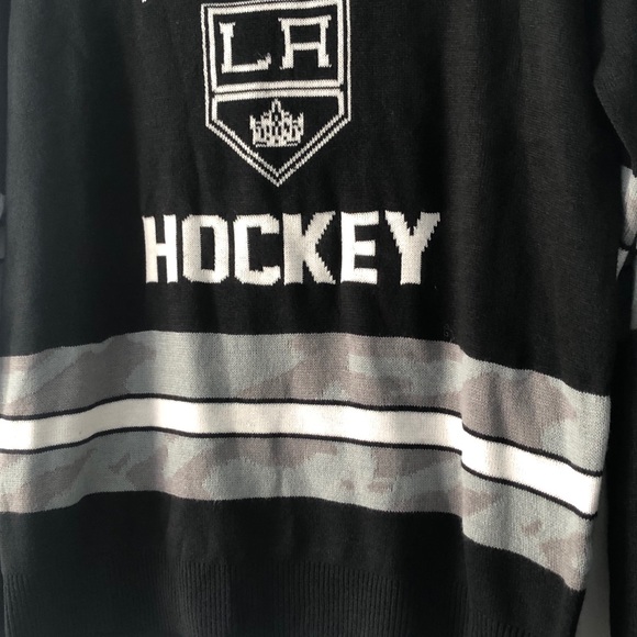 NHL LA Kings Glow in the Dark Black Sweater Med - Picture 3 of 9